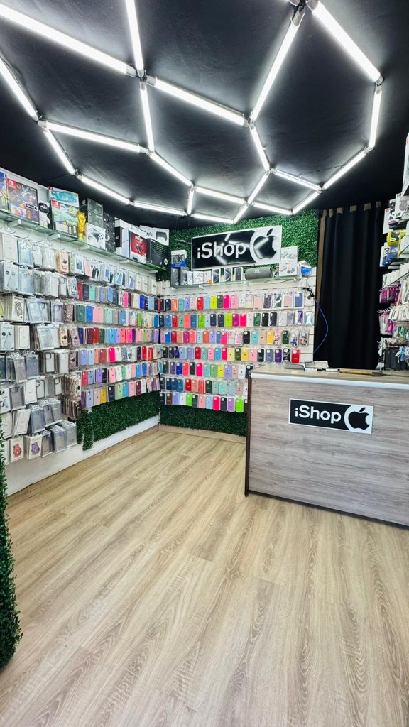 iShop hoy — vista del local 2026